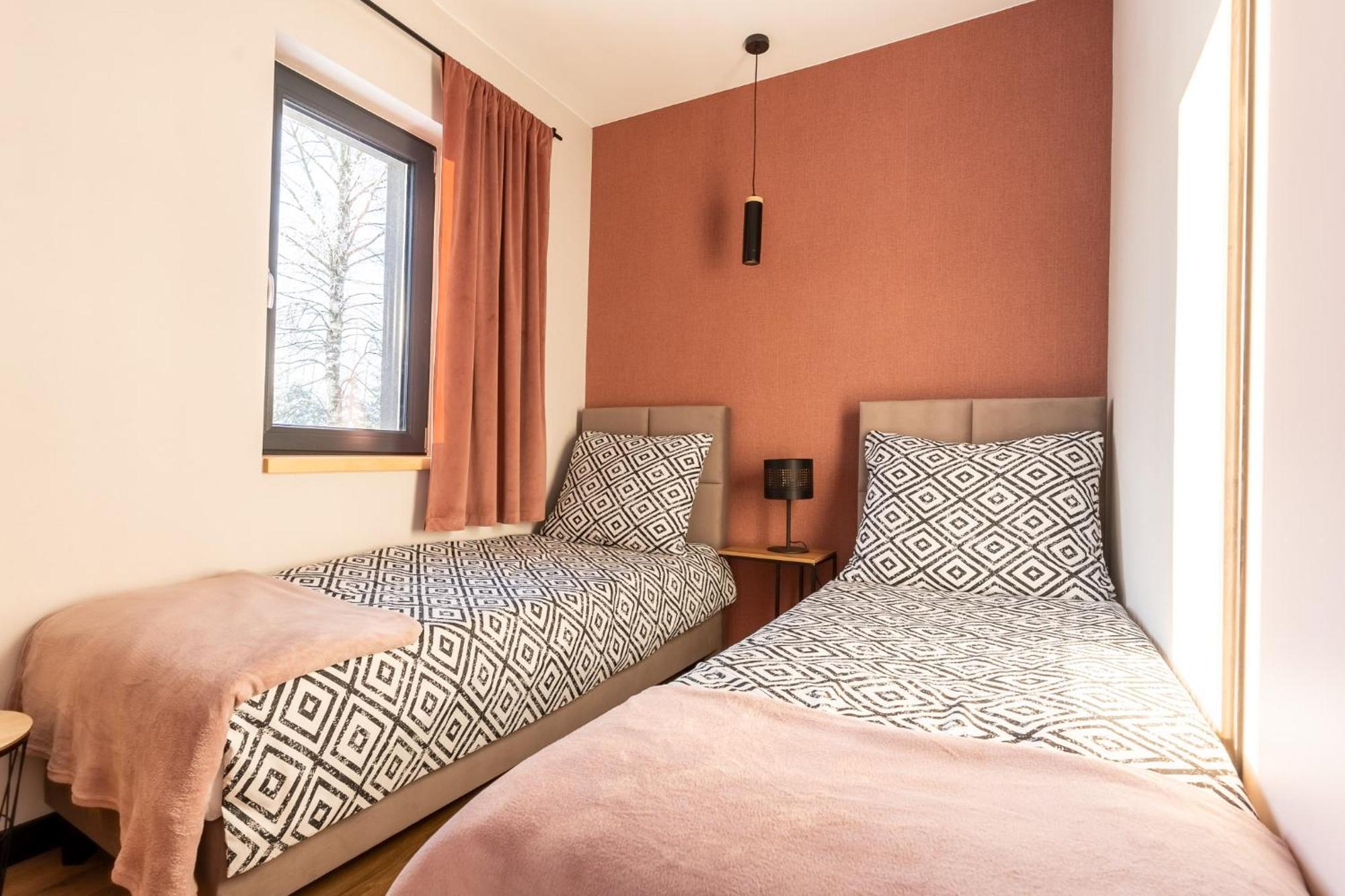Zielona Zaba Hotel Derc Ngoại thất bức ảnh